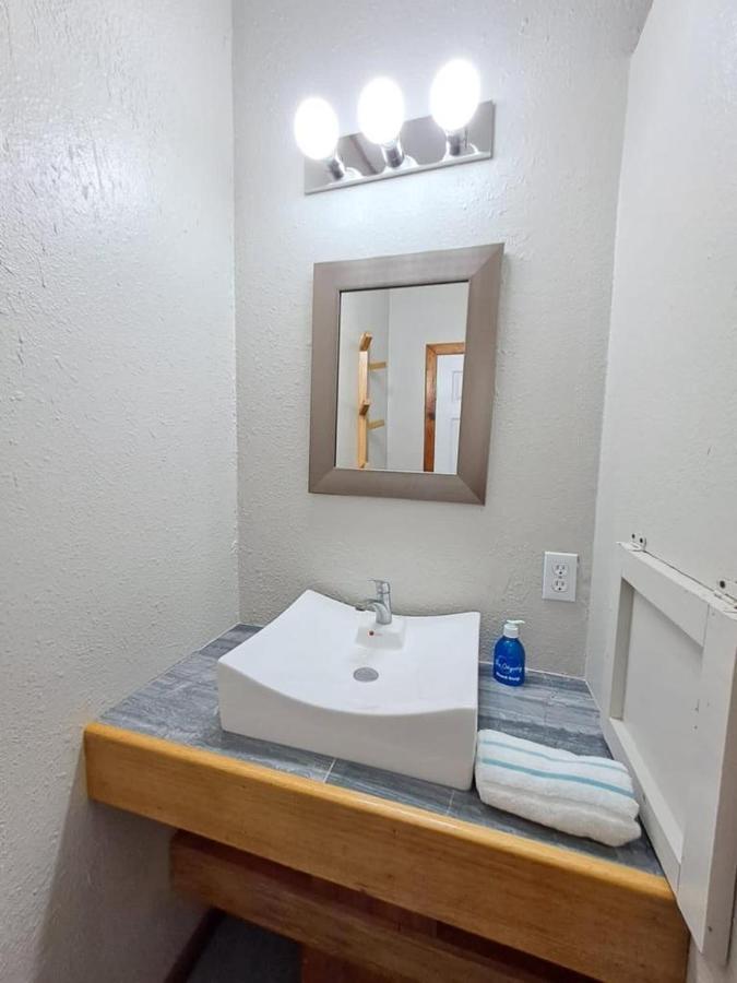 The Odyssey Resort Утила Екстериор снимка